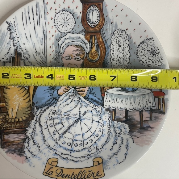 French Ceramique Decorative Plate NEM Plate “La Dentelliere” (The Lacemaker) 9" - Picture 8 of 9